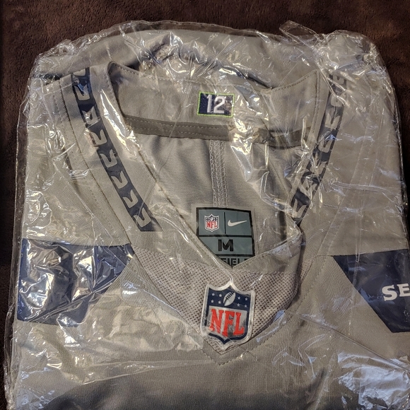 Russell Wilson Seahawks Jersey - Picture 2 of 2